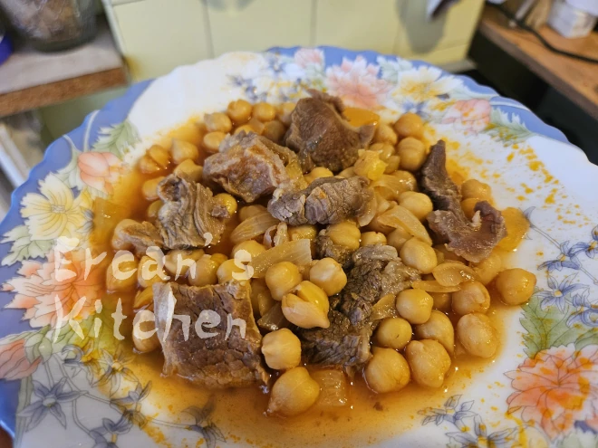 Etli Nohut Yemeği